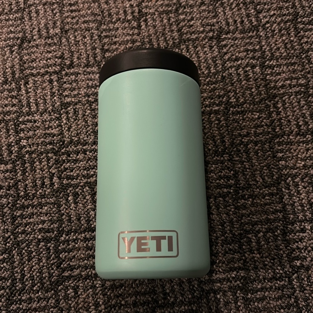 YETI 473 ML TALL CAN INSULATOR
